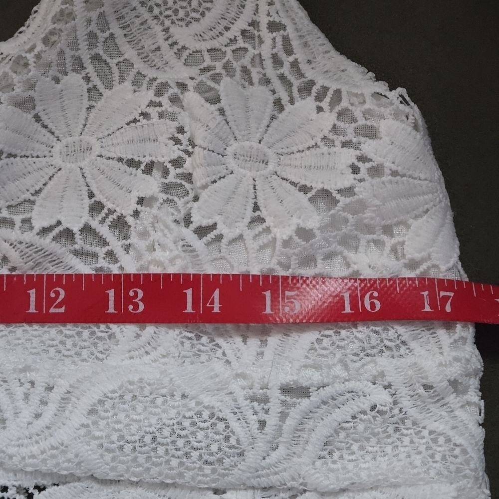 White Crocheted Floral Lace Halter Top Women’s XL Boho Festival Summer Backless - Picture 16 of 16